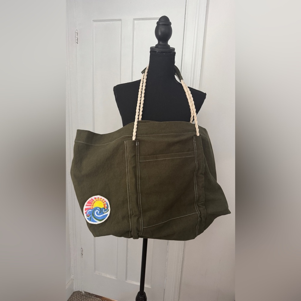 Been There Badge Tote Bag Free People NWT - Picture 11 of 11